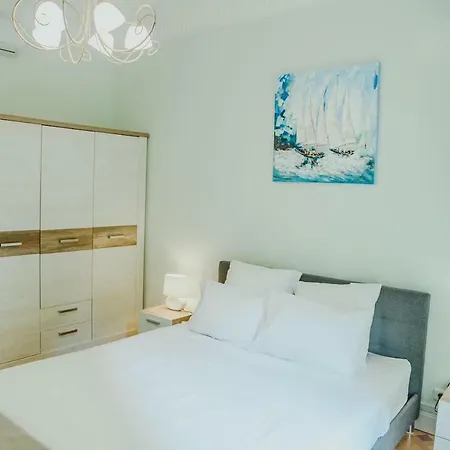 Azurappart 2-room Super Centre *